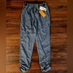 Thread & Supply Strechy Jeans